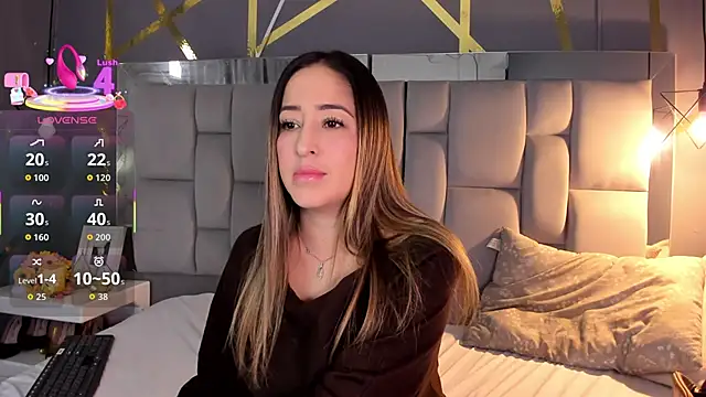 Snapshot of AliceSteel12 chatting on September 21, 2025, 10:33 pm AliceSteel12 online show from September 21, 2025, 10:33 pm