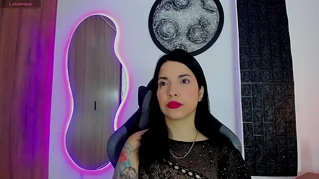 tatiana sc online show from October 7, 2025, 1:19 pm