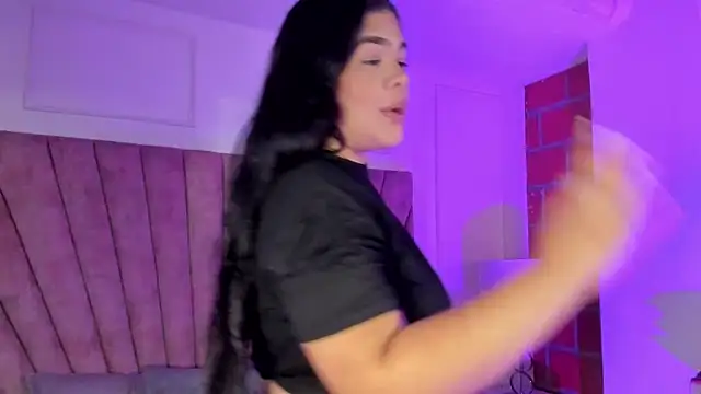 EmmaBecket2 online show from February 17, 2026, 9:32 pm