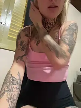 hotskinny1 online show from December 11, 2024, 5:37 pm