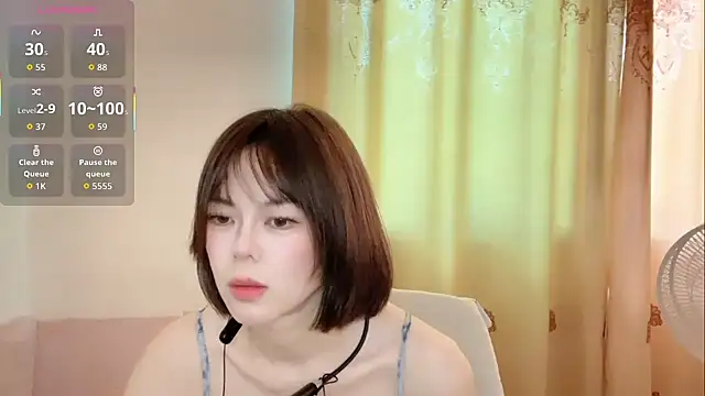 Linda-LL online show from September 17, 2025, 5:53 am