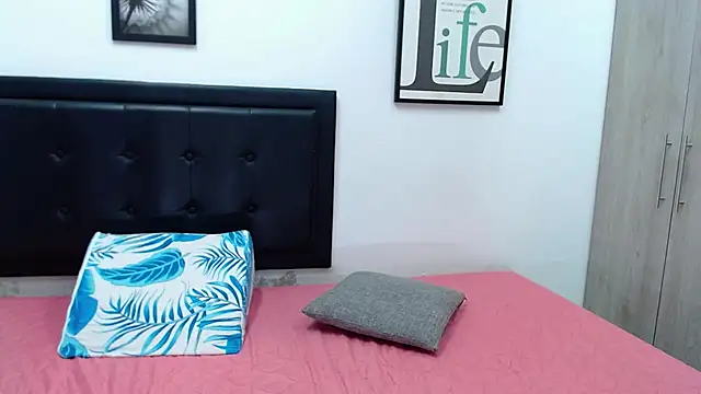 KellyRivers online show from February 28, 2025, 5:04 am