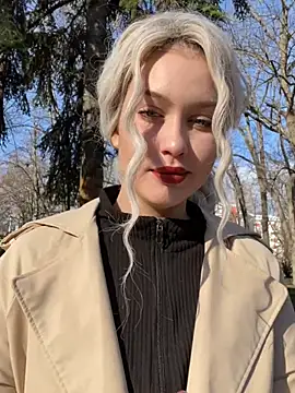 KikiWatson online show from January 21, 2025, 8:08 am