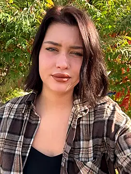 KikiWatson online show from September 18, 2025, 6:04 am