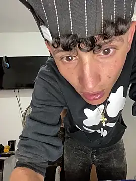 Snapshot of LatinBoysxxx chatting on January 20, 2025, 6:53 pm LatinBoysxxx online show from January 20, 2025, 6:53 pm