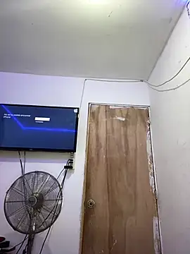 Snapshot of LatinBoysxxx chatting on January 25, 2025, 5:40 pm LatinBoysxxx online show from January 25, 2025, 5:40 pm