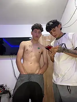 Snapshot of LatinBoysxxx chatting on January 28, 2025, 4:19 pm LatinBoysxxx online show from January 28, 2025, 4:19 pm