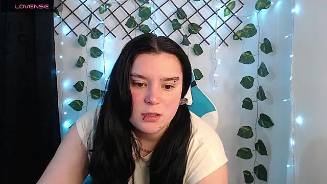 Nika 1  online show from April 19, 2026, 1:27 am