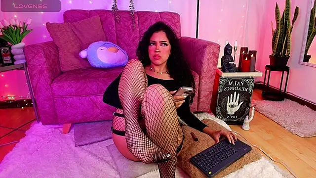 Sara Jhonson online show from May 15, 2026, 11:23 pm
