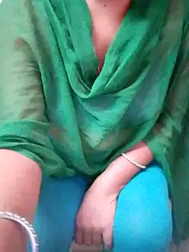 Snapshot of sneha_telugu_girl chatting on March 18, 2025, 10:03 am sneha telugu girl online show from March 18, 2025, 10:03 am