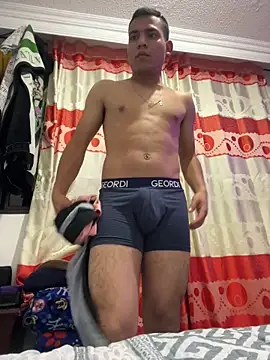 stiven-p23 online show from May 12, 2026, 3:03 am
