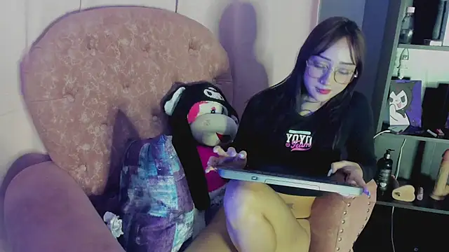 yulianademond66 online show from September 16, 2025, 3:29 am