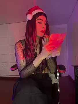 Snapshot of Mia_Frank_ chatting on December 19, 2024, 8:55 pm Mia Frank online show from December 19, 2024, 8:55 pm