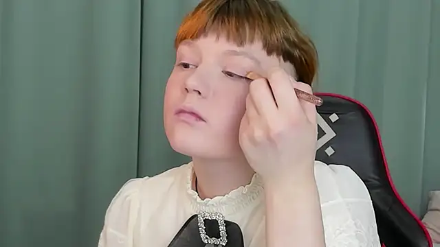 DreamyLuna online show from January 23, 2025, 8:35 pm