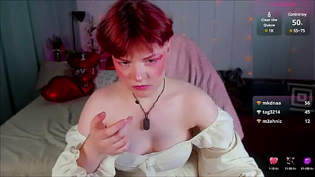 DreamyLuna online show from February 5, 2025, 3:45 am