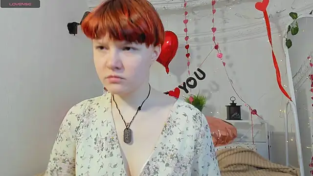 DreamyLuna online show from February 8, 2025, 8:32 pm