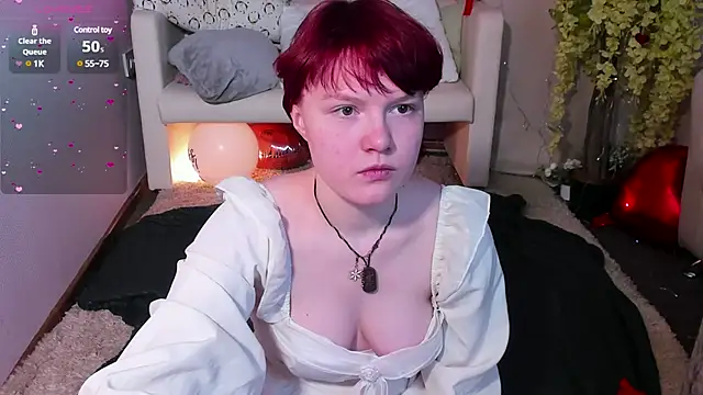 DreamyLuna online show from February 28, 2025, 8:39 pm