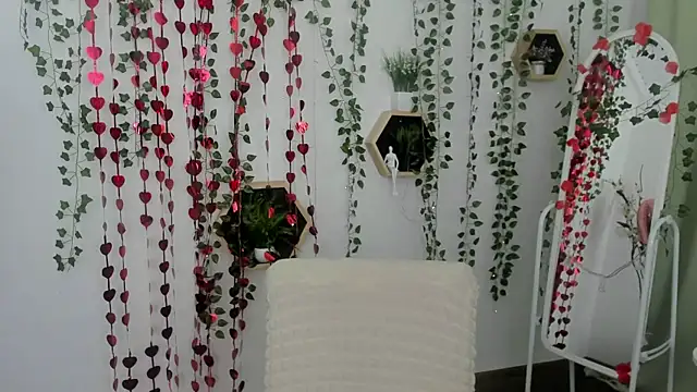 DreamyLuna online show from March 8, 2025, 8:35 pm