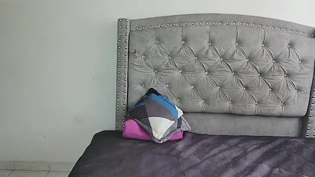 Nesuko kamado  online show from November 2, 2025, 4:31 pm