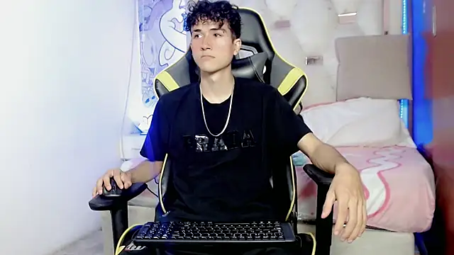 johnny cagee online show from November 27, 2025, 5:09 am