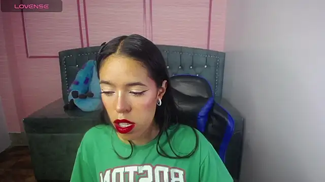 stephania t online show from March 12, 2025, 10:59 am