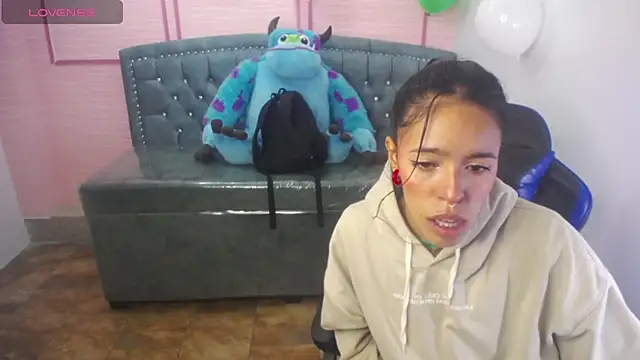 stephania t online show from March 15, 2025, 10:46 am