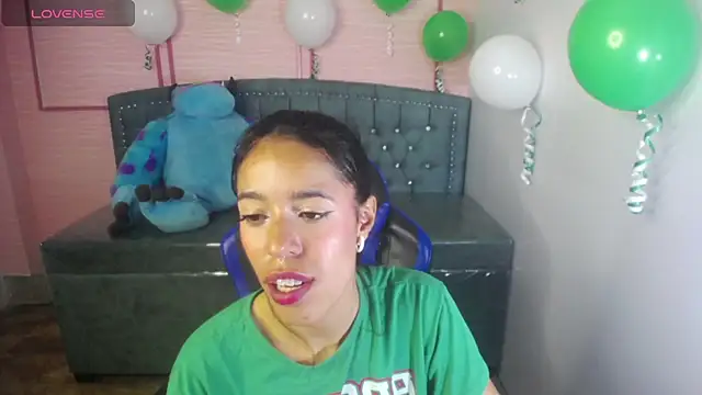 stephania t online show from March 15, 2025, 1:51 pm