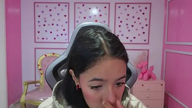 stephania t online show from September 10, 2025, 11:32 am