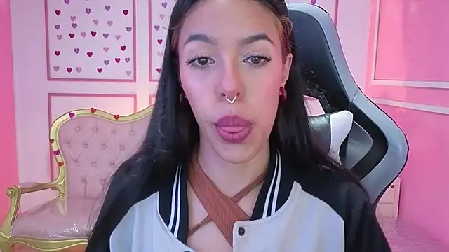 stephania t online show from October 7, 2025, 12:35 pm