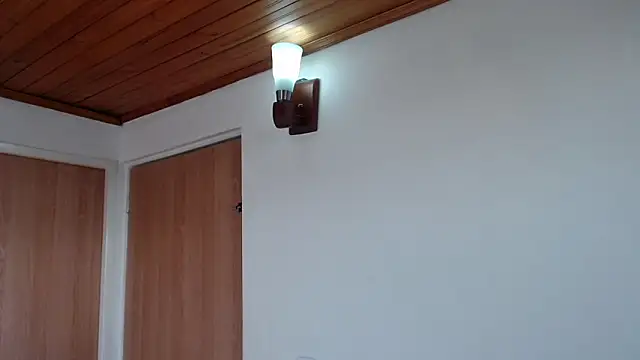 julz 03 online show from November 30, 2025, 12:42 pm