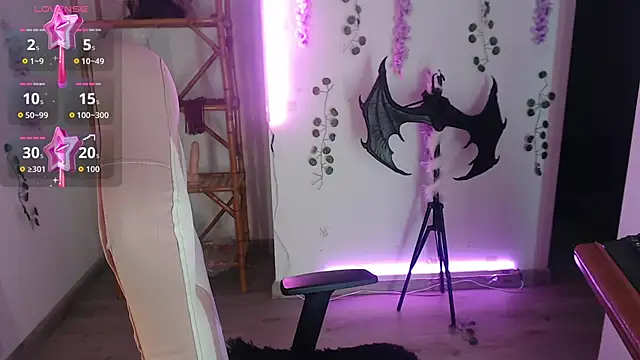 Gaby Tailor online show from March 19, 2026, 12:03 am