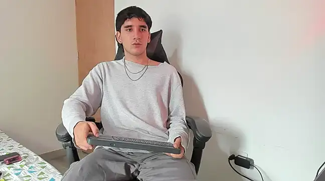 leo030809 online show from March 14, 2025, 4:09 pm