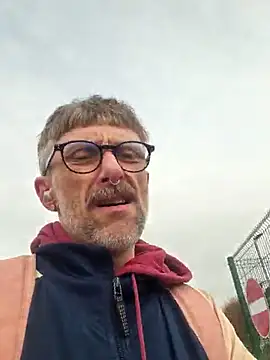 unclestefansdick online show from March 3, 2025, 10:06 am