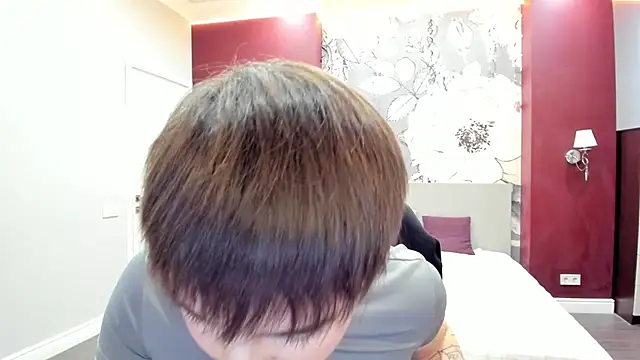 EmiliaYours online show from February 1, 2026, 2:48 pm