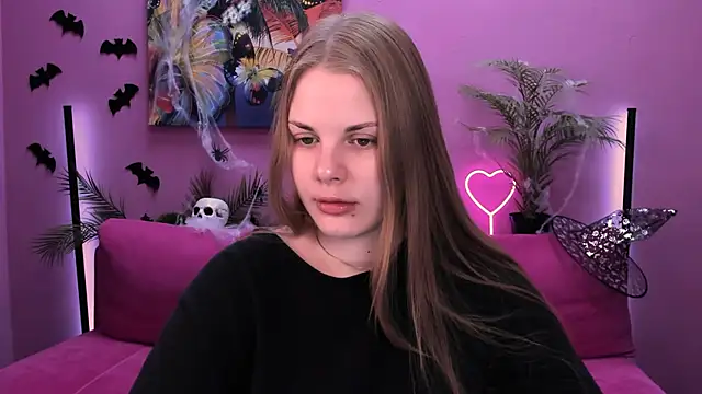 holy kitty online show from November 10, 2025, 6:12 am