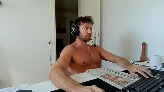 alpha-hunk online show from April 16, 2026, 8:15 am