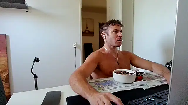 alpha-hunk online show from June 17, 2026, 10:17 am