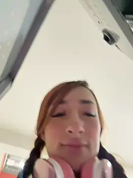 ariiel  online show from February 22, 2025, 12:16 am