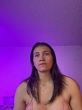 aurora divine online show from March 31, 2026, 7:03 pm