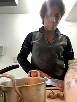 zahrivk1 online show from October 5, 2025, 4:38 pm