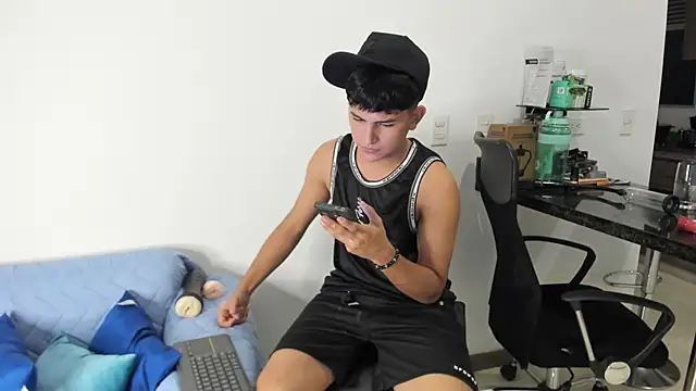 Snapshot of Lyam_ap chatting on February 1, 2025, 1:34 am Lyam ap online show from February 1, 2025, 1:34 am