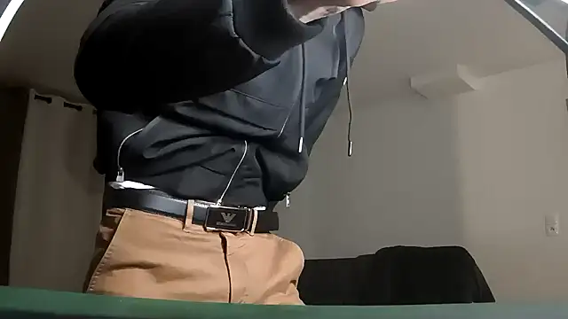 Snapshot of ApollonFit_x69 chatting on January 14, 2025, 8:37 pm ApollonFit x69 online show from January 14, 2025, 8:37 pm