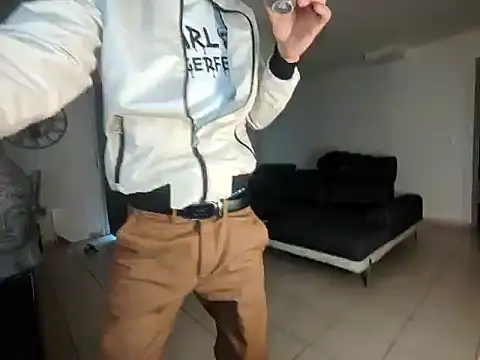 Snapshot of ApollonFit_x69 chatting on January 22, 2025, 3:29 pm ApollonFit x69 online show from January 22, 2025, 3:29 pm