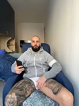 Snapshot of Gioeltoro89 chatting on March 8, 2026, 3:27 pm Gioeltoro89 online show from March 8, 2026, 3:27 pm