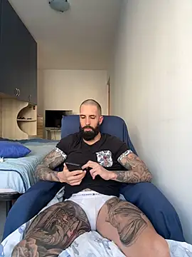 Snapshot of Gioeltoro89 chatting on April 10, 2026, 3:39 pm Gioeltoro89 online show from April 10, 2026, 3:39 pm