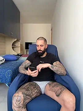 Snapshot of Gioeltoro89 chatting on April 29, 2026, 2:43 pm Gioeltoro89 online show from April 29, 2026, 2:43 pm