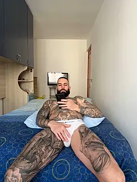 Snapshot of Gioeltoro89 chatting on May 1, 2026, 2:32 pm Gioeltoro89 online show from May 1, 2026, 2:32 pm