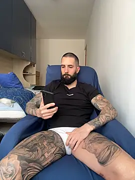 Snapshot of Gioeltoro89 chatting on May 12, 2026, 2:58 pm Gioeltoro89 online show from May 12, 2026, 2:58 pm