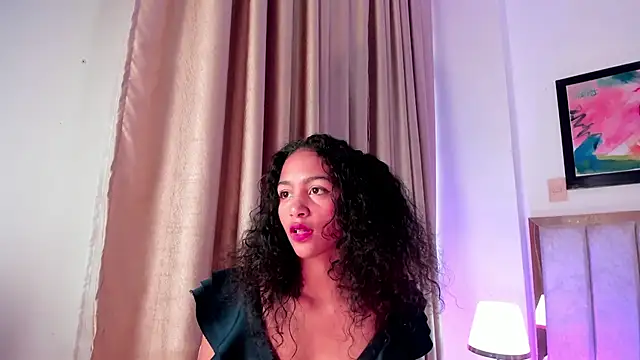 Snapshot of AntonellaHall_ chatting on January 24, 2025, 11:59 am AntonellaHall  online show from January 24, 2025, 11:59 am