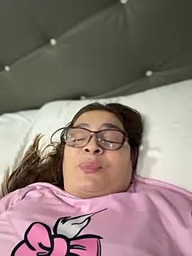 AntonellaAlondra4 online show from November 18, 2025, 4:06 am